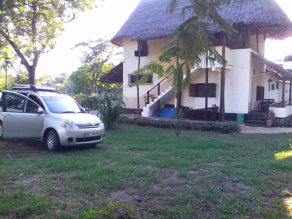 Diani Banda Cottages Diani Beach Eksteriør bilde